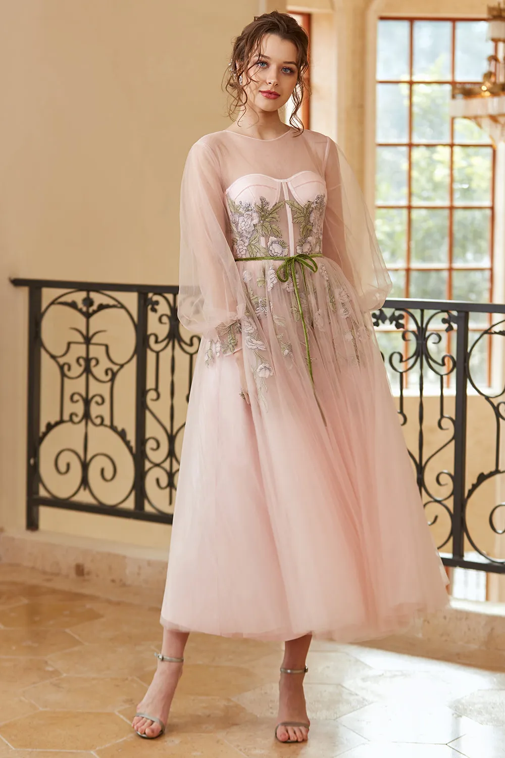 A Line Jewel Light Nude Tea Length Prom Dress con maniche lunghe