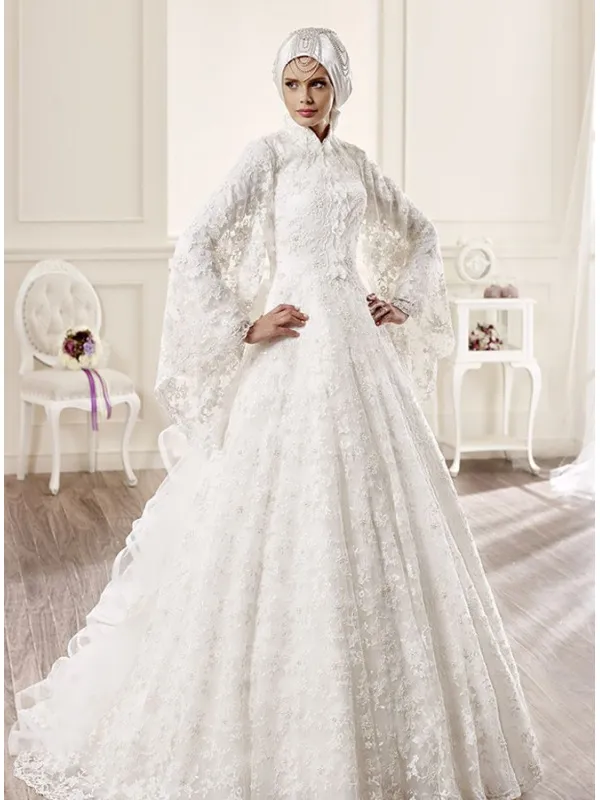 Abito da Sposa Invernale particolare con maniche lunghe a pipistrello e pizzo