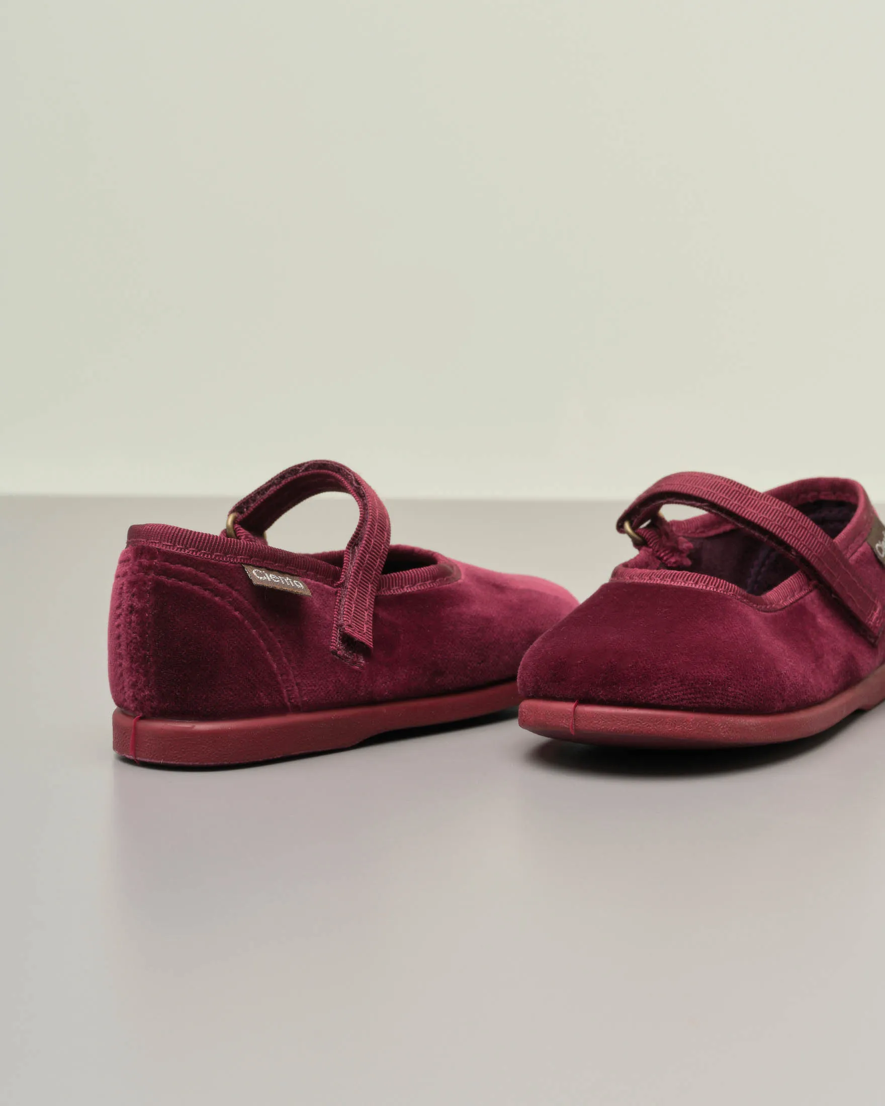 Ballerine in velluto bordeaux con cinturino 23-27