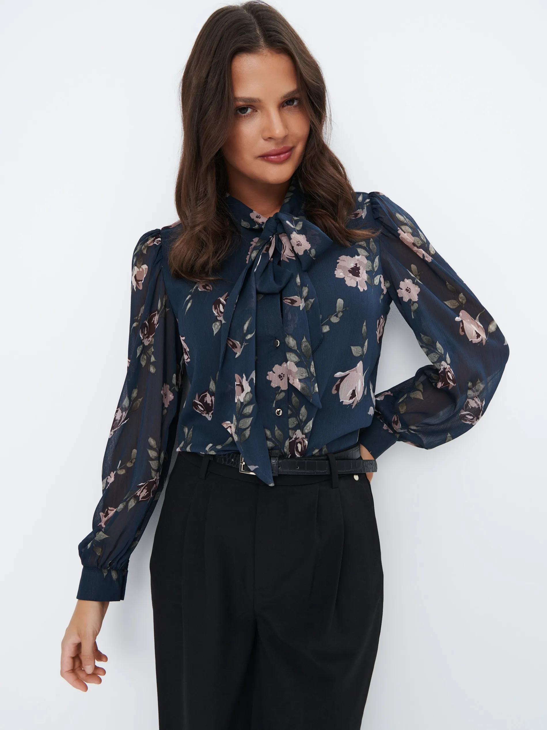 Blusa con motivo floreale