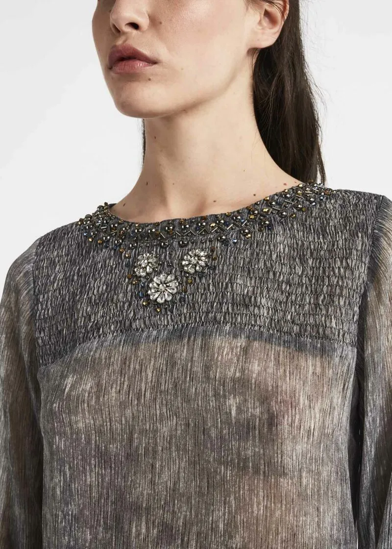 Blusa in chiffon con ricamo