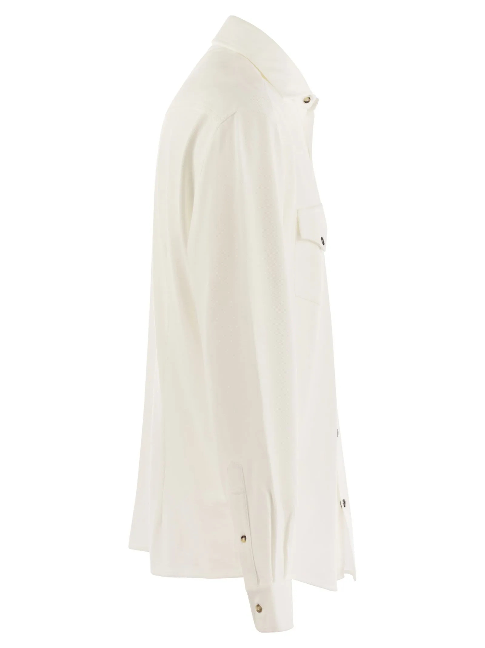 Camicia leisure fit con bottoni automatici, spallone e taschini