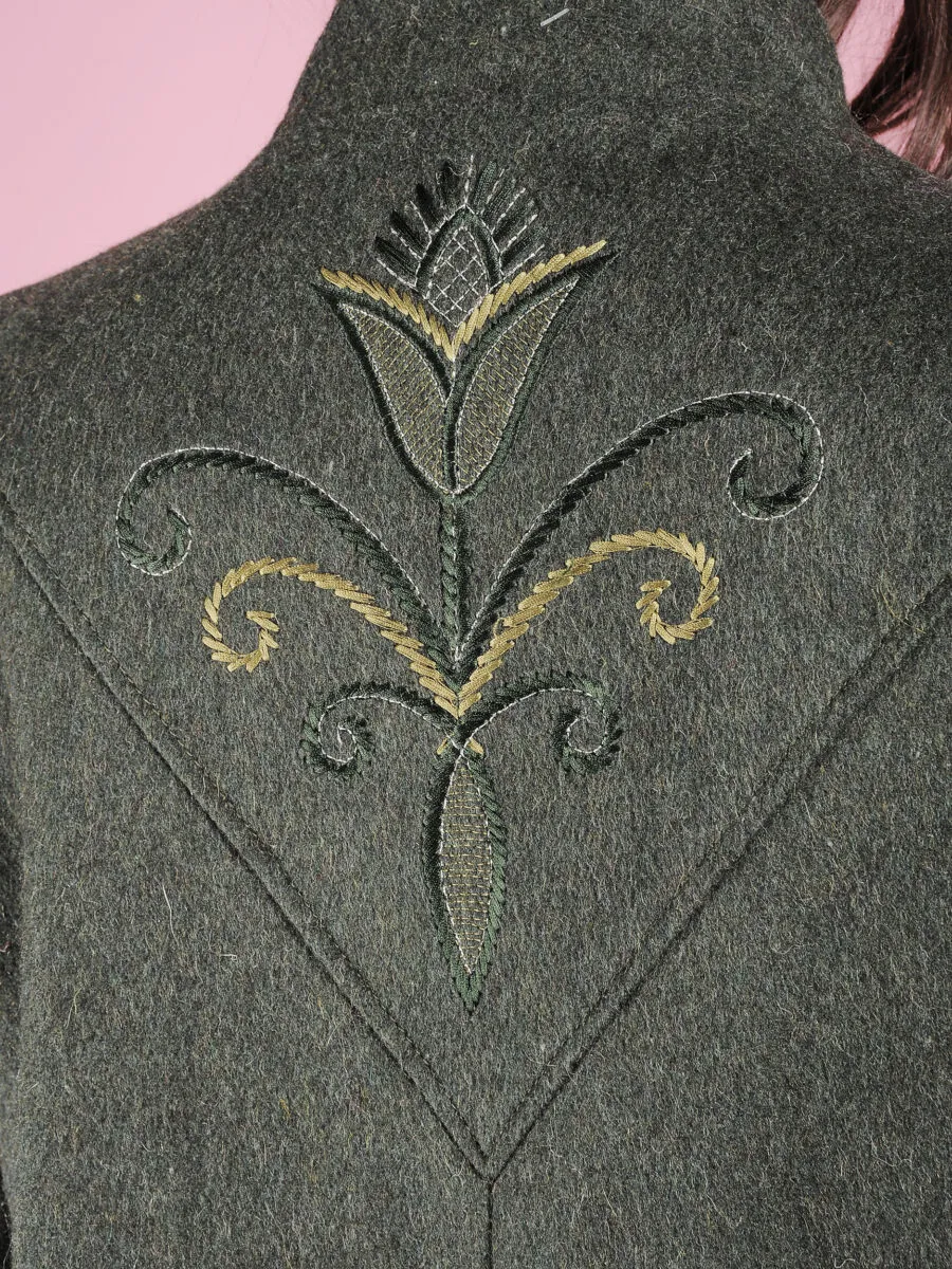Cappotto lungo verde con ricamo
