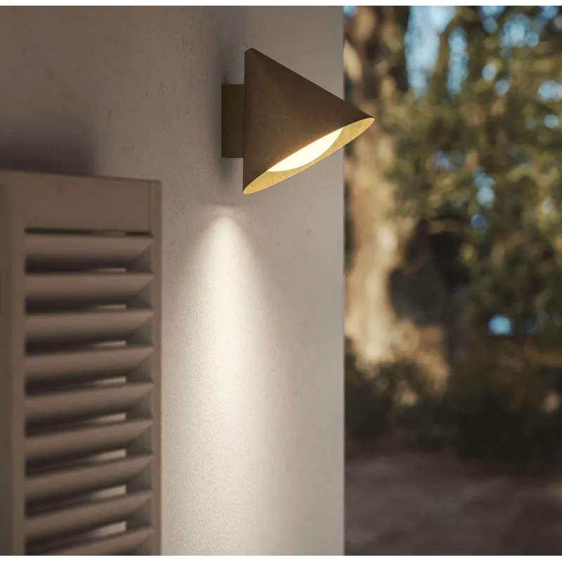 Cone 286.16 lampada da parete IP55 per esterno in ottone 10W E27