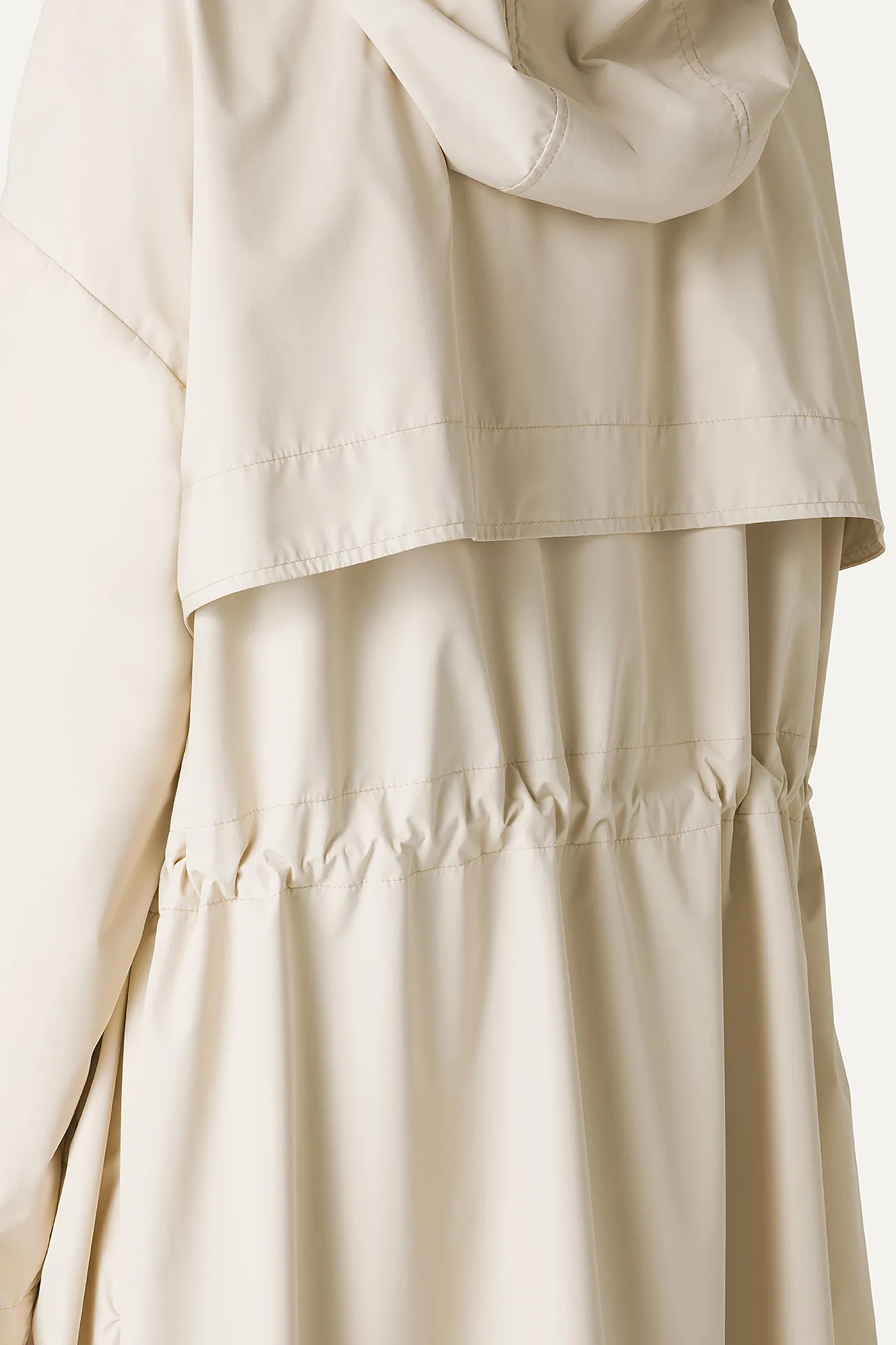 GIACCA LUNGA IN NYLON CON INTERNO ARGENTO 9216 - CREMA