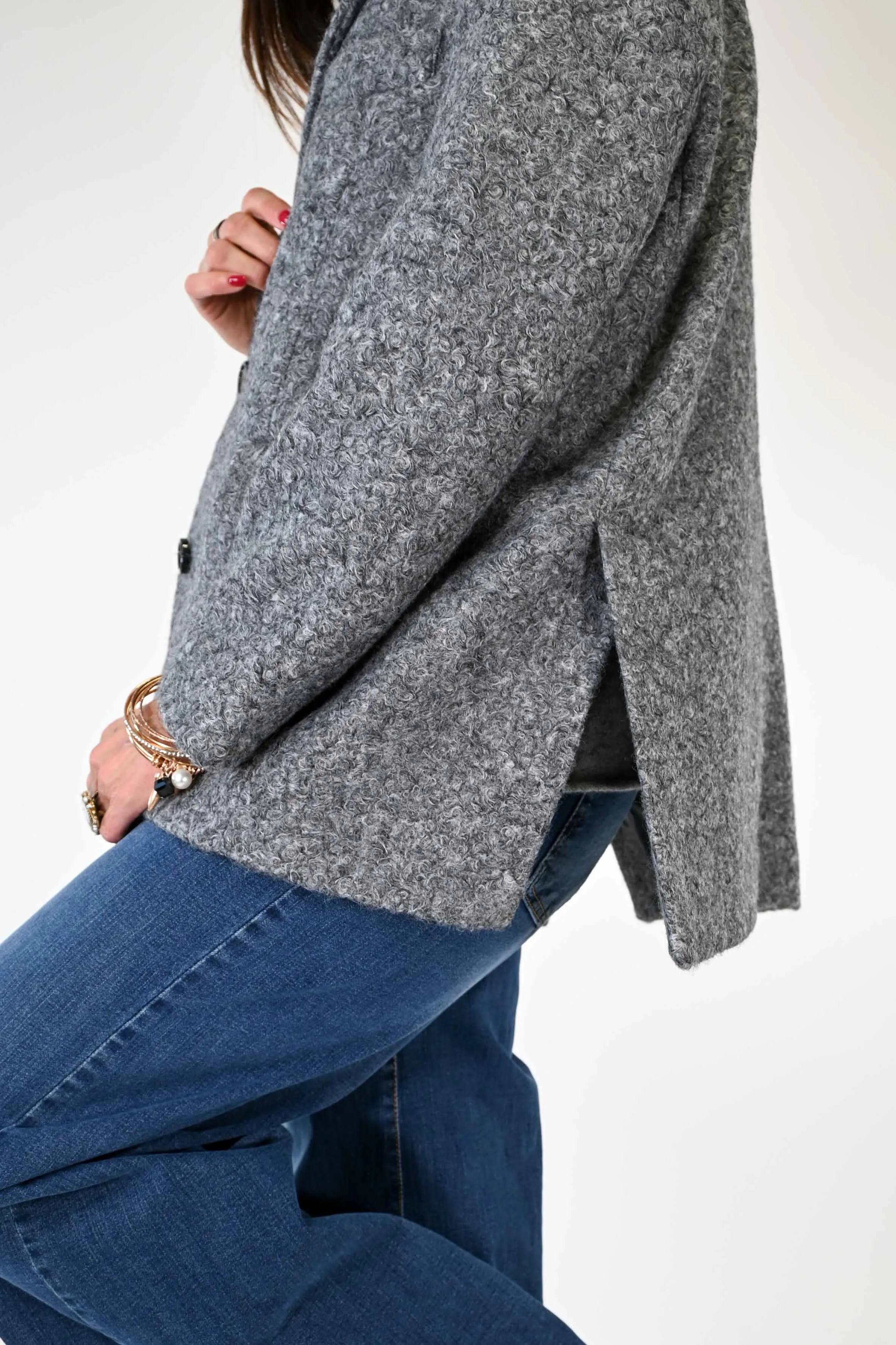 GIACCA OVER DUE BOTTONI IN BOUCLE' COLOR GRIGIO