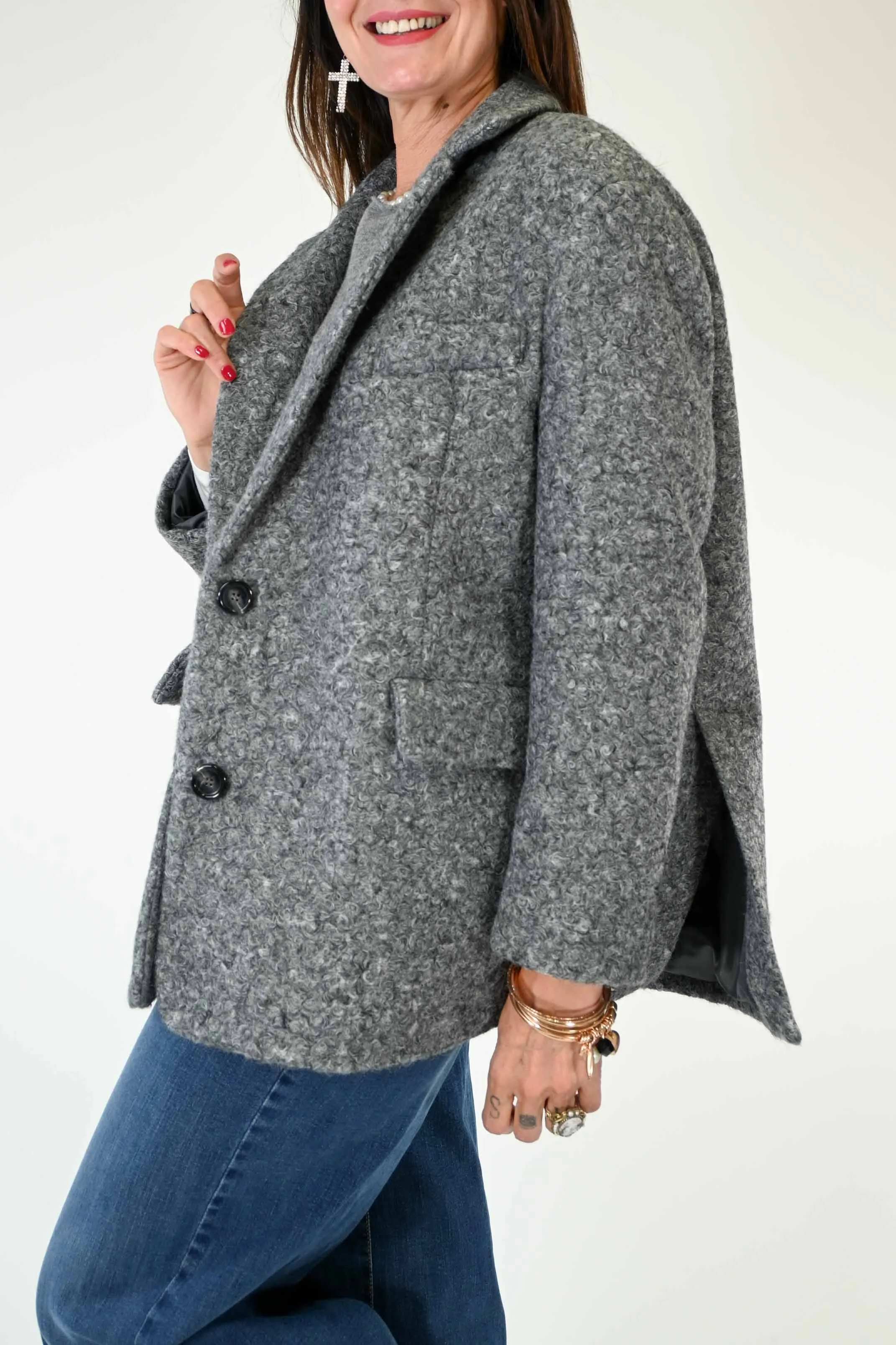 GIACCA OVER DUE BOTTONI IN BOUCLE' COLOR GRIGIO