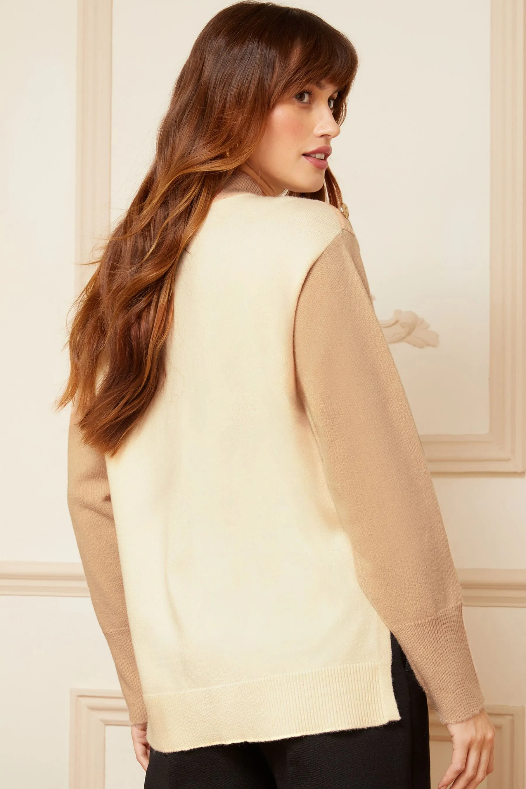 Love & Roses maglia accollata a blocchi di colore con bottoni sulle spalle