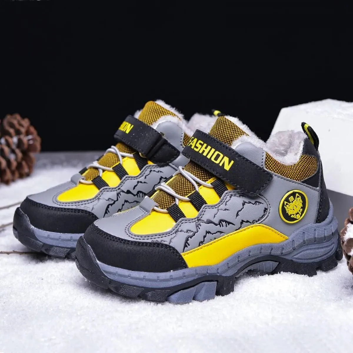 Nuove scarpe da ginnastica casual per escursionismo invernale per bambini Scarpe sportive per bambini da esterno per arrampicata