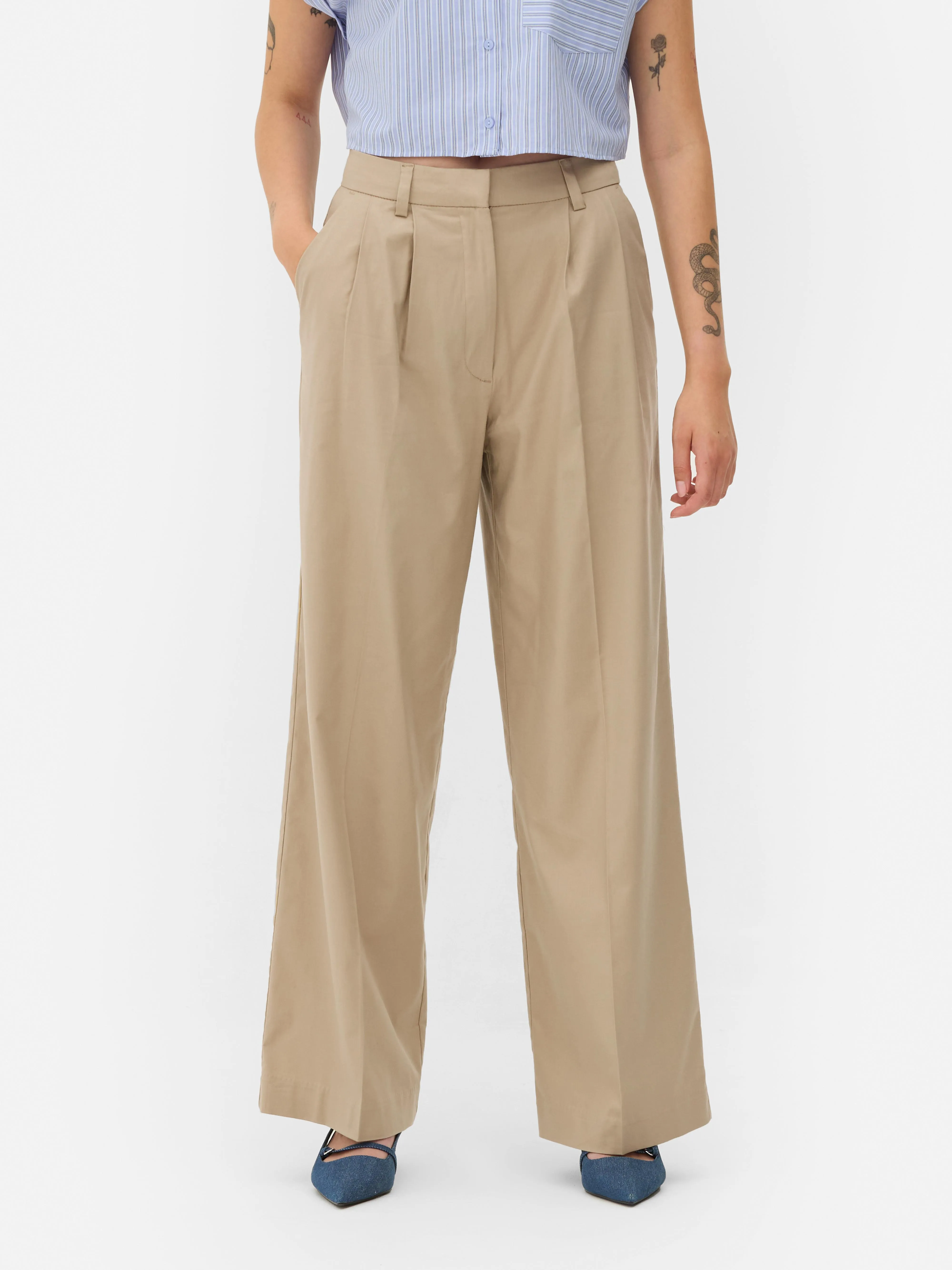 Pantaloni chino a gamba larga