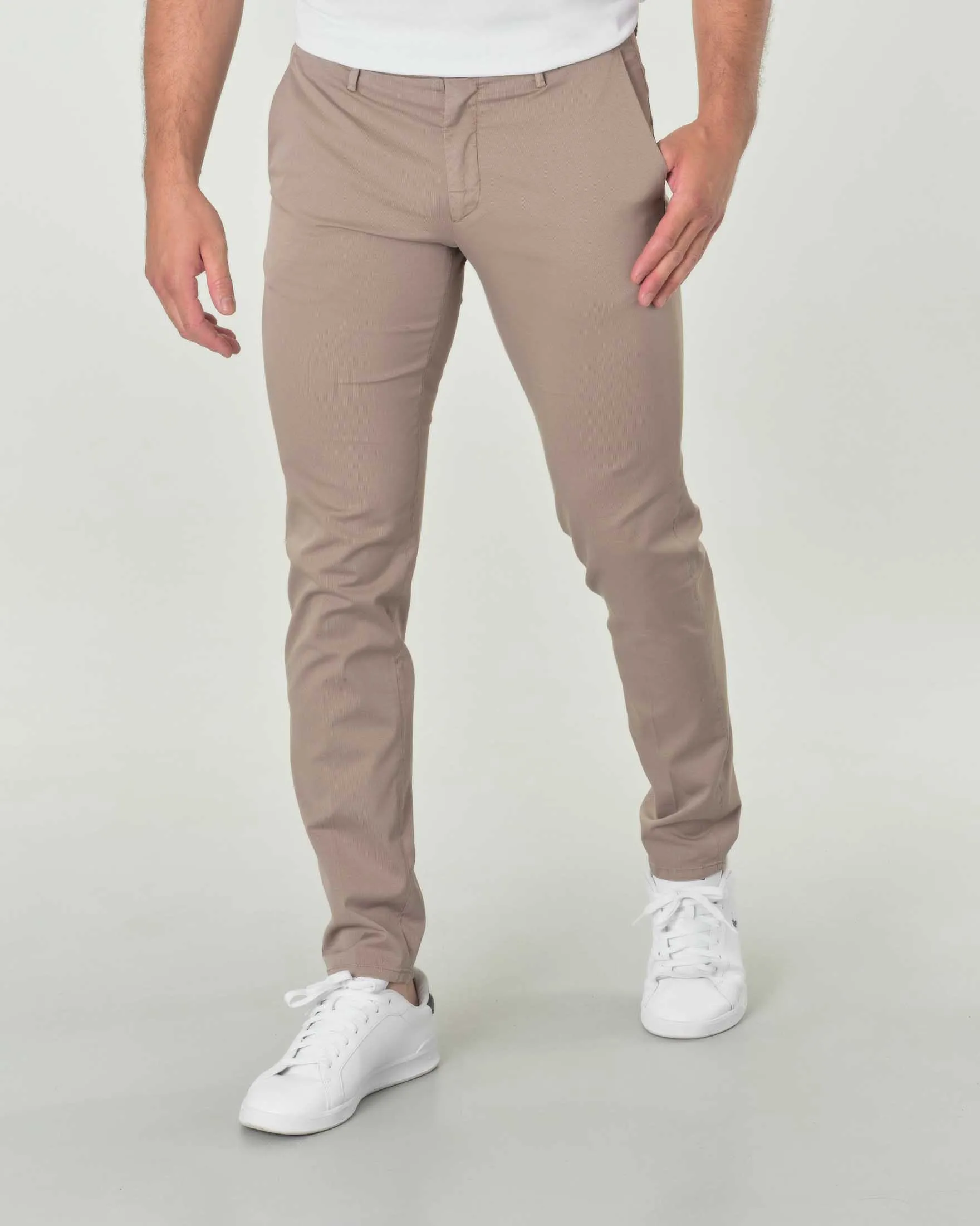 Pantaloni chino Brad color fango in tessuto punto spillo di cotone stretch
