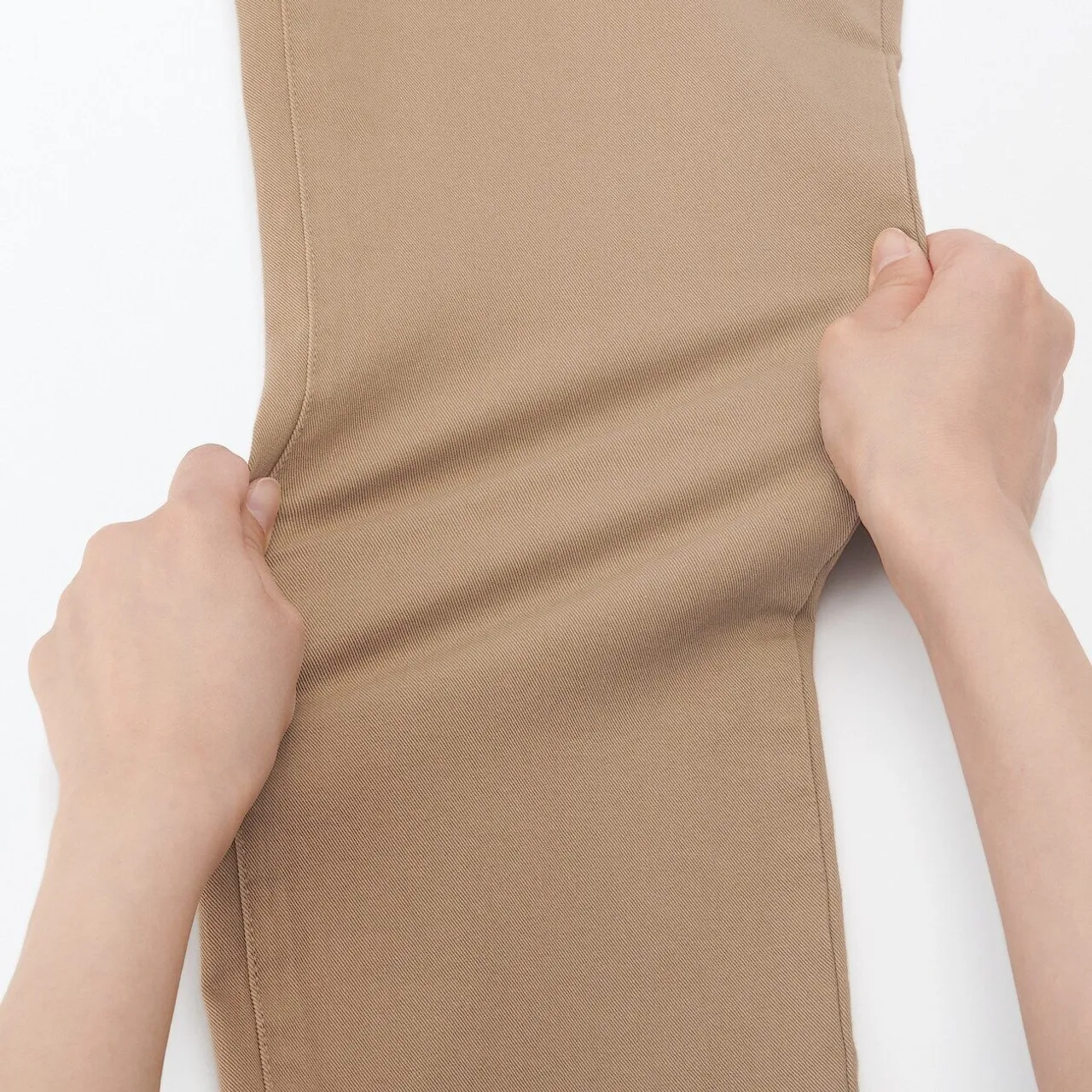Pantaloni chino slim elasticizzati in 4 direzioni 18770