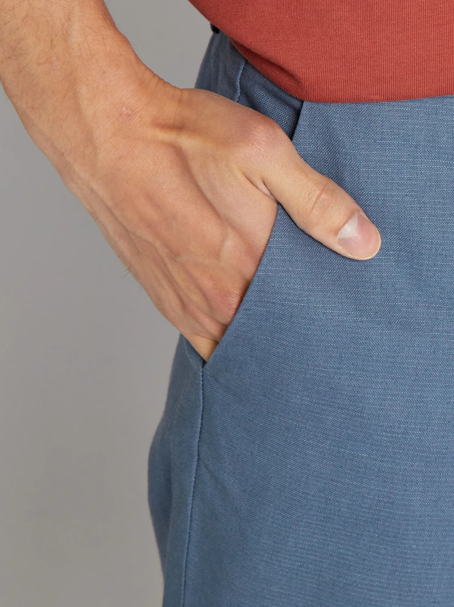 Pantaloni chino taglio slim in misto lino - BLU
