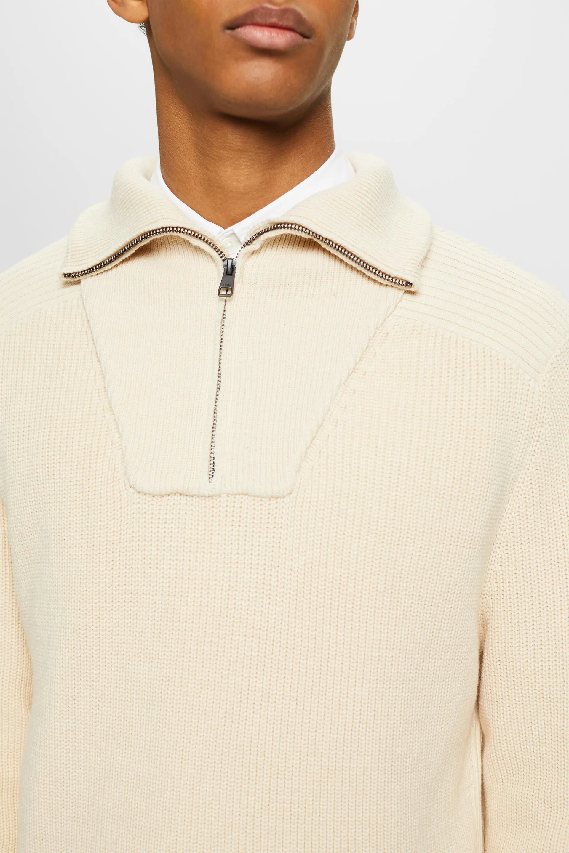 Pullover con zip di media lunghezza