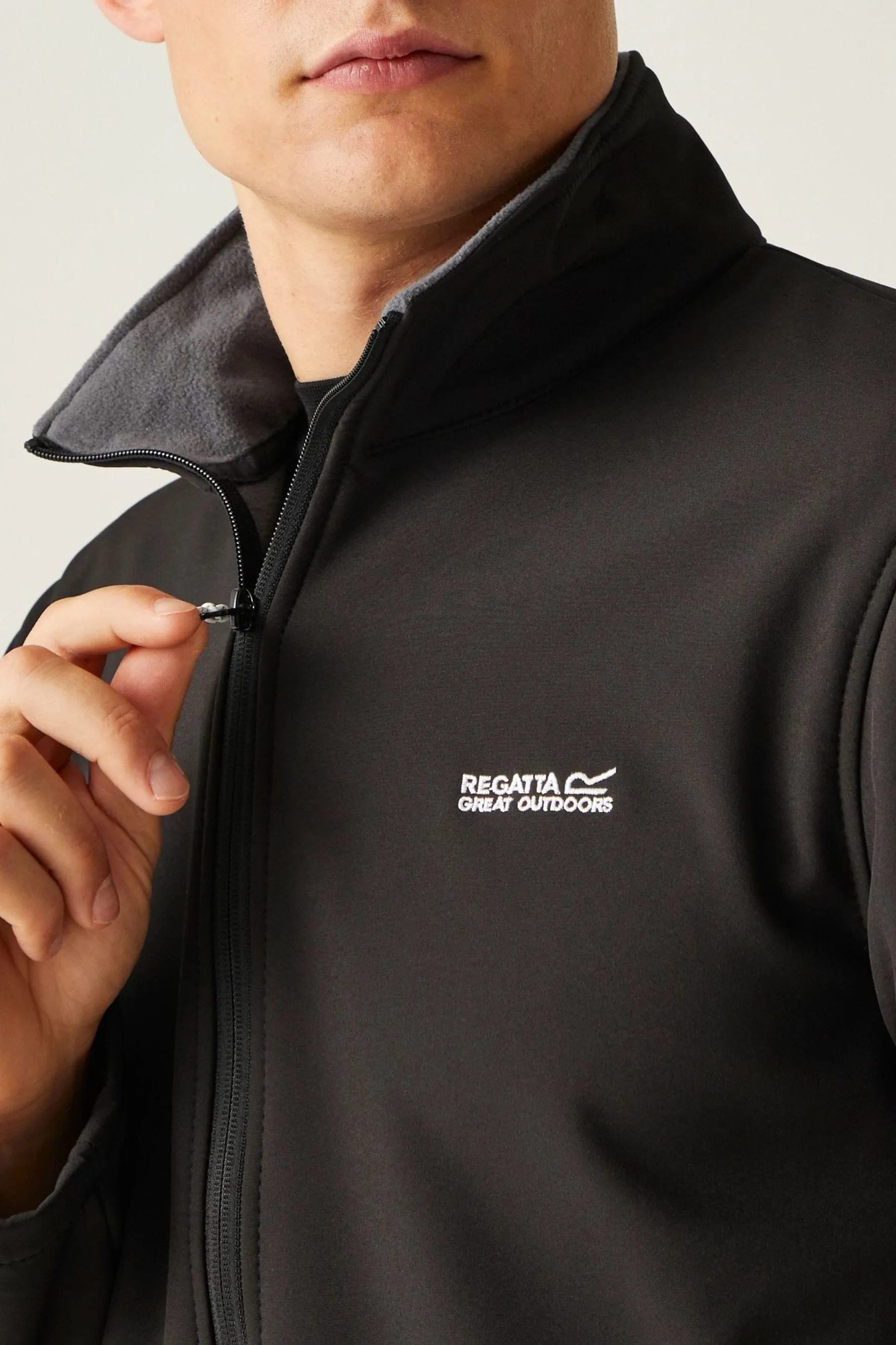 Regatta Cera - Giacca softshell con zip a V
