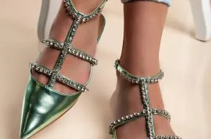Sandali con pietre decorative, verde