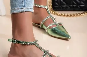 Sandali con pietre decorative, verde