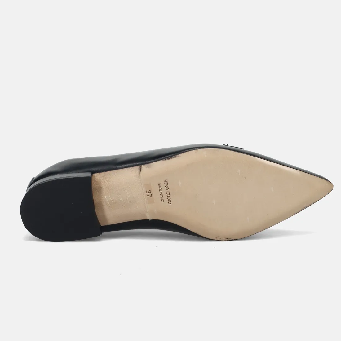 Scarpa flat a punta Sangiorgio in nappa nera con morsetto
