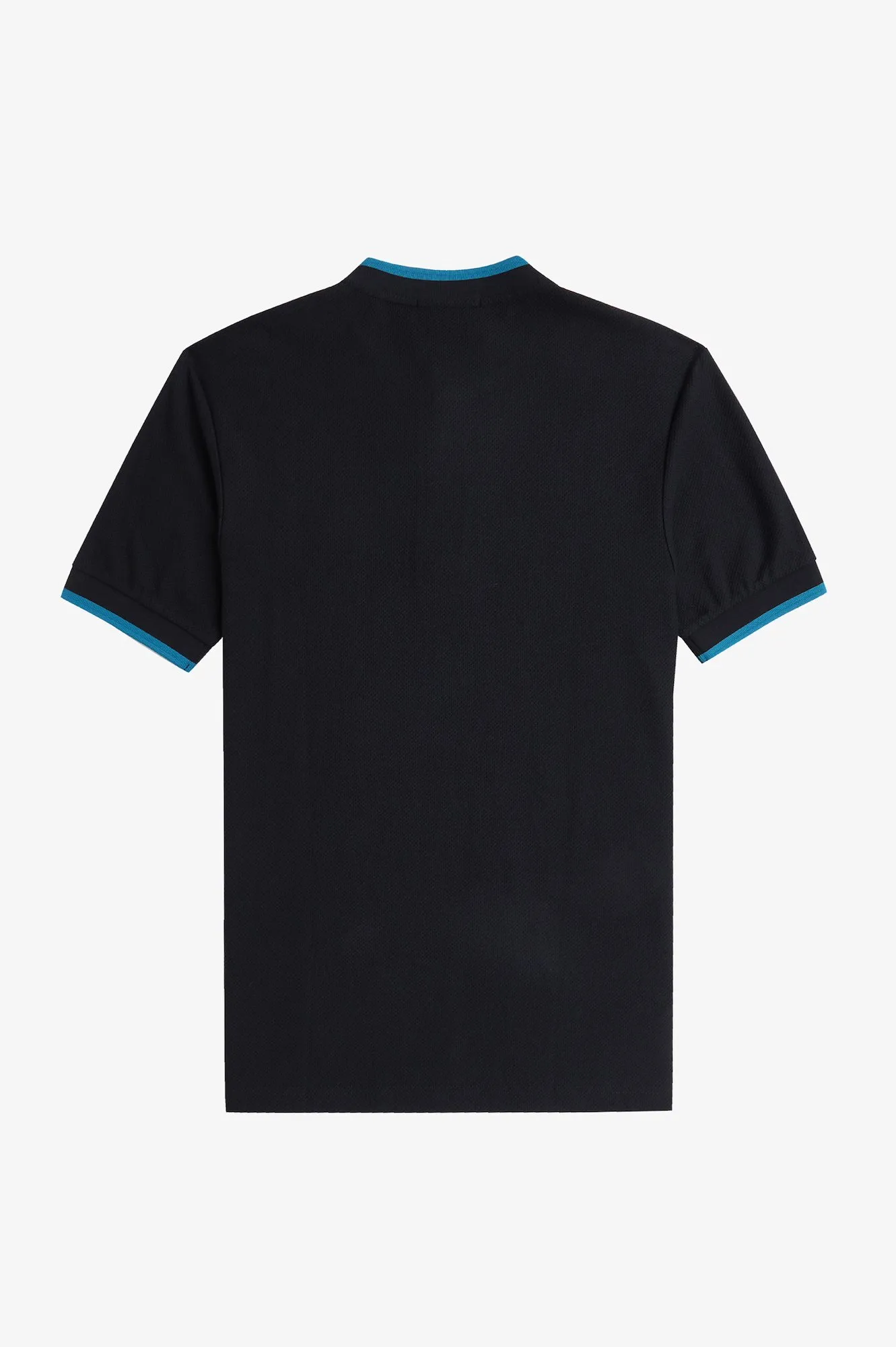 Serafino contrasti Fred Perry
