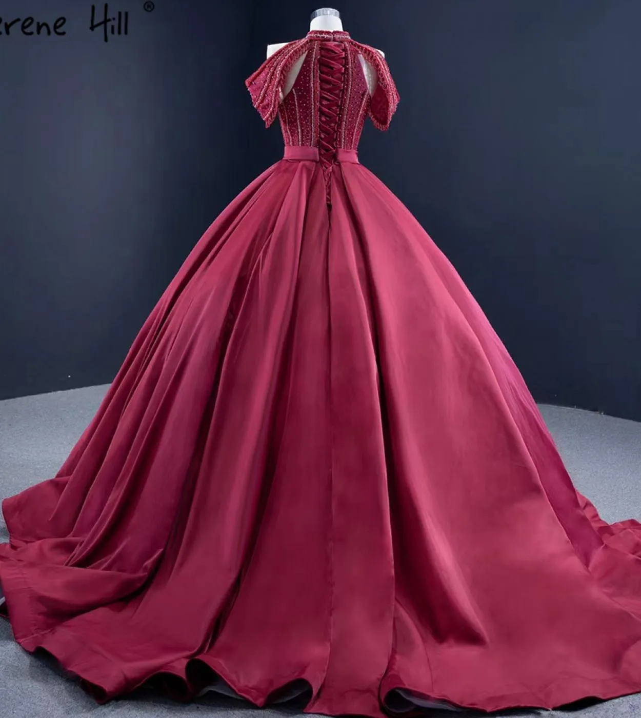 Serene Hill Abiti da sposa di lusso in raso rosso vino Abiti da sposa con perline di cristallo Abito da sposa con lacci Hm67249