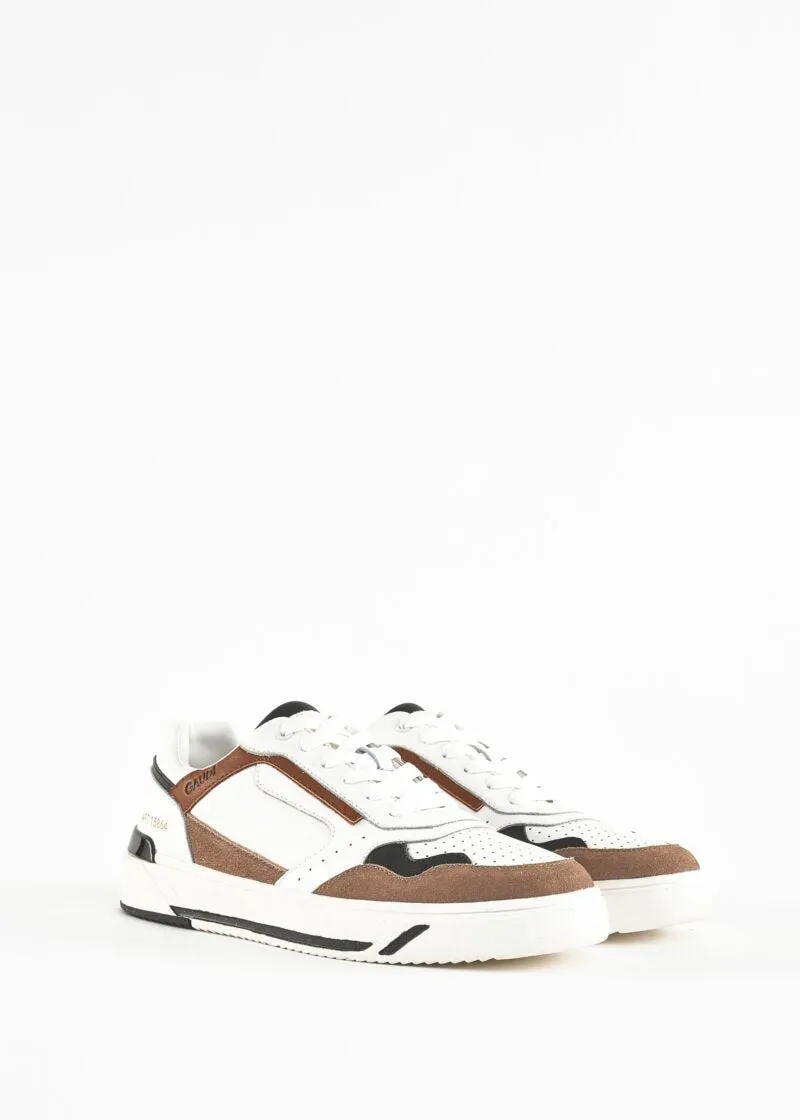 Sneaker in pelle con microfori