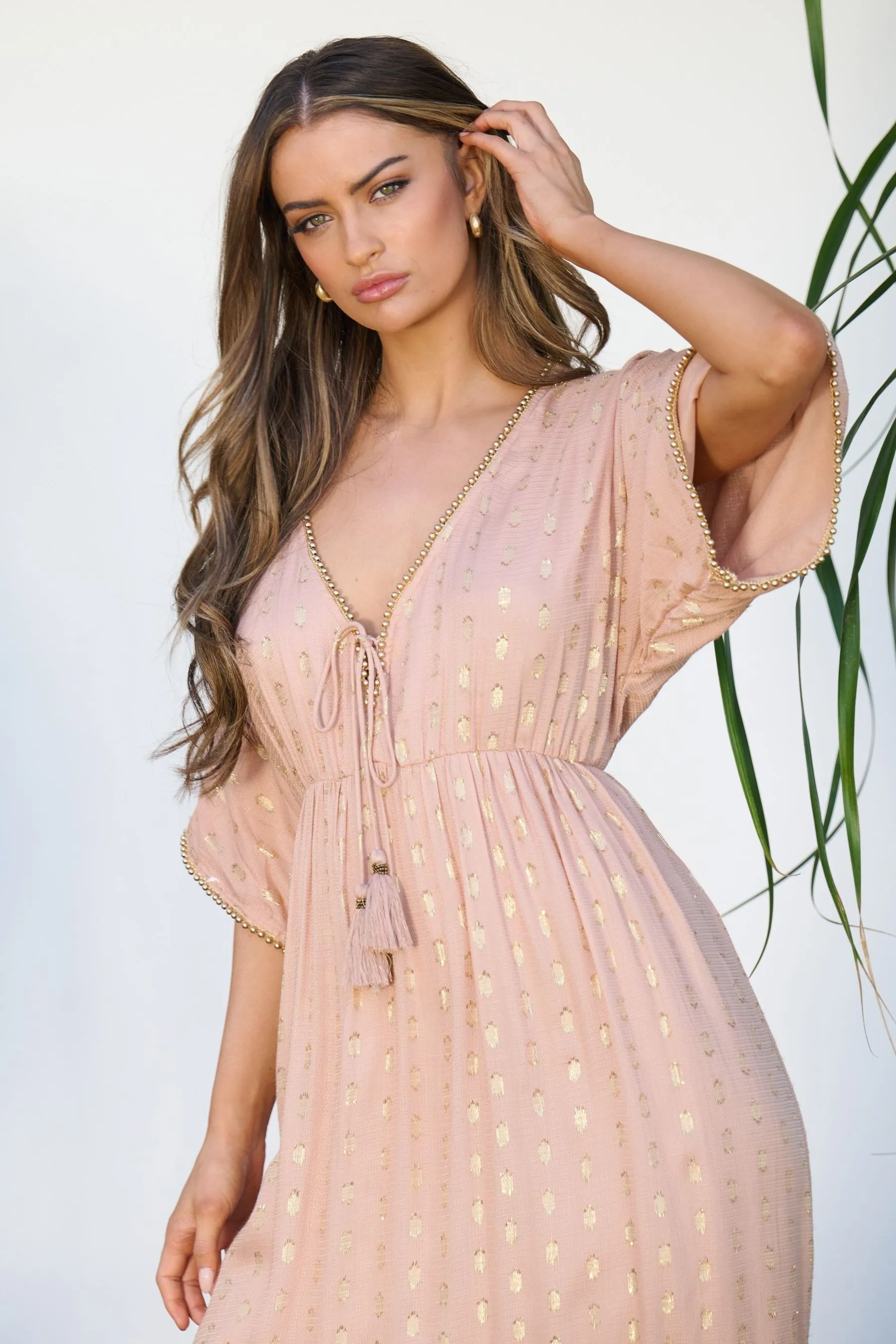 South Beach Dettagli metallizzati - Abito maxi a balze A pois jacquard