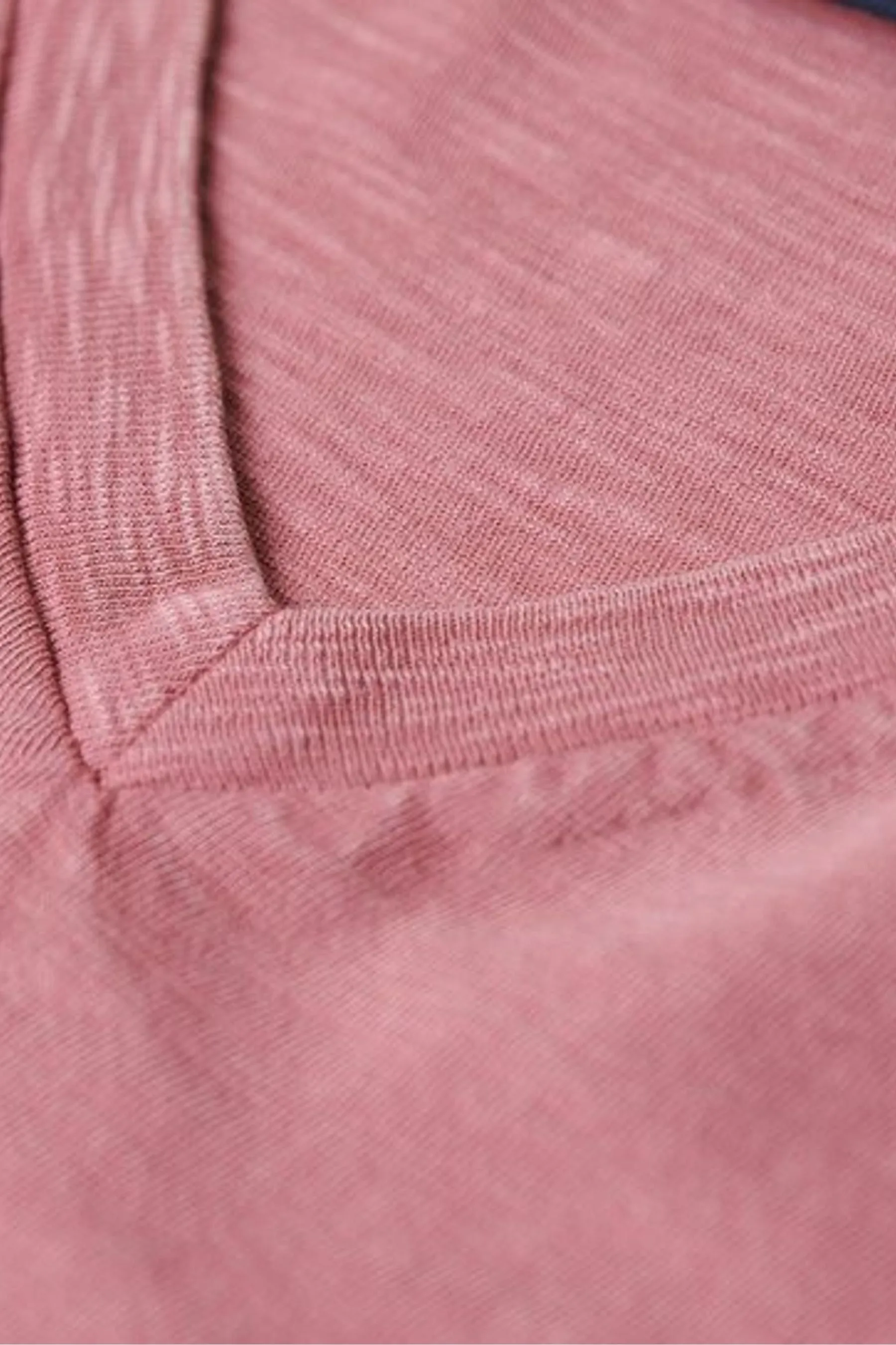 Superdry Superdry - T-shirt in Manica corta fiammata con scollo a V