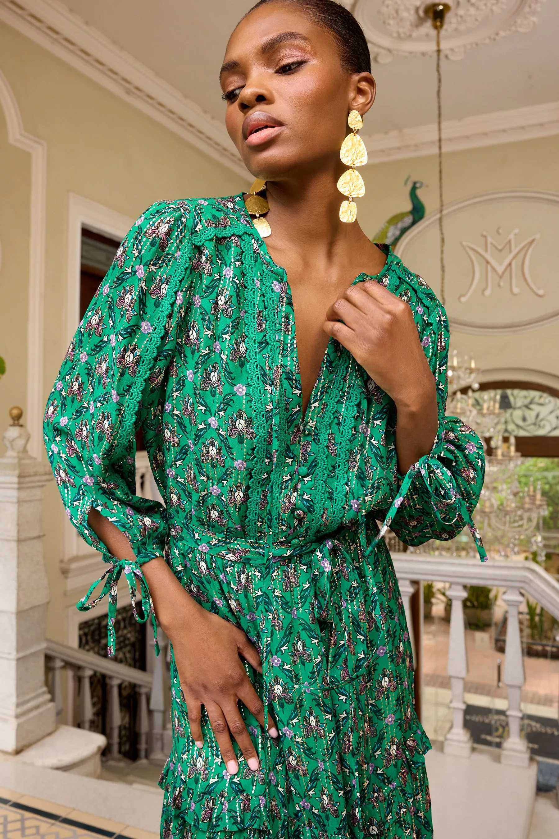 V&A | Love & Roses - Abito midi Scollo a V Dettagli metallizzati stampato con polsini allacciati